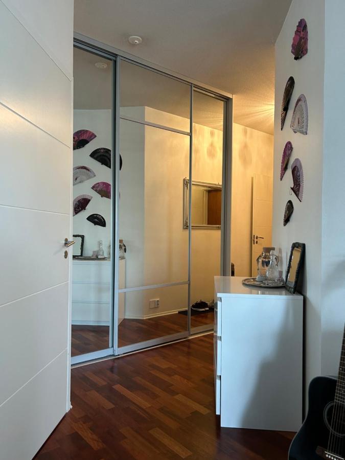 רובניימי Charming Condo In The Downtown מראה חיצוני תמונה