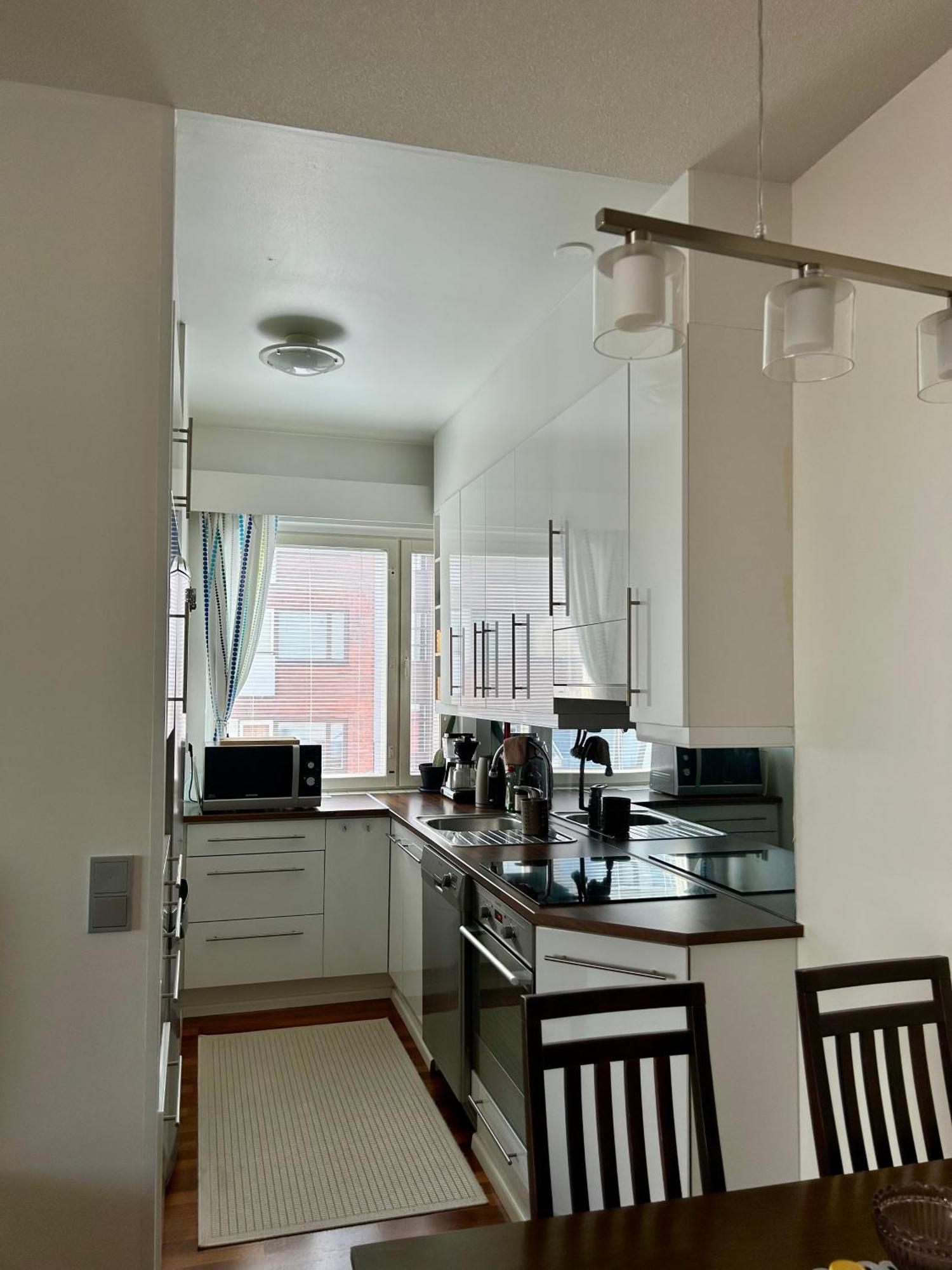 רובניימי Charming Condo In The Downtown מראה חיצוני תמונה